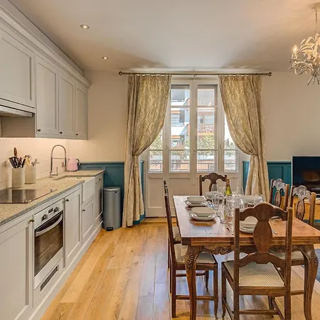 Apartment Aiguille Du Midi - Alpes Travel - Sleeps 6 *