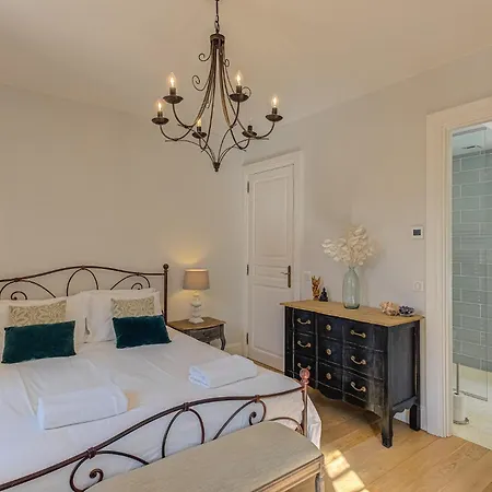 Apartment Aiguille Du Midi - Alpes Travel - Sleeps 6 *