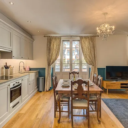 Apartment Aiguille Du Midi - Alpes Travel - Sleeps 6 Chamonix