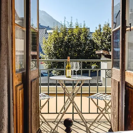 Apartment Aiguille Du Midi - Alpes Travel - Sleeps 6 Chamonix