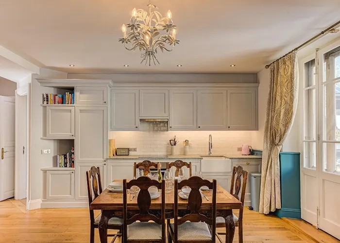 Aiguille Du Midi - Alpes Travel - Sleeps 6