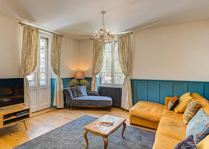 Aiguille Du Midi - Alpes Travel - Sleeps 6 Chamonix