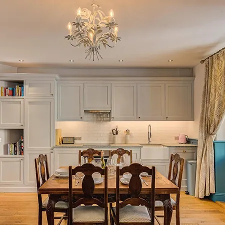 Aiguille Du Midi - Alpes Travel - Sleeps 6